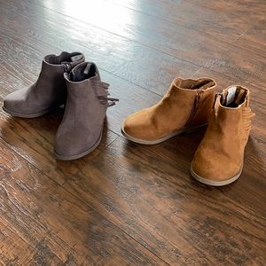 2 pairs of fringe boots for girls